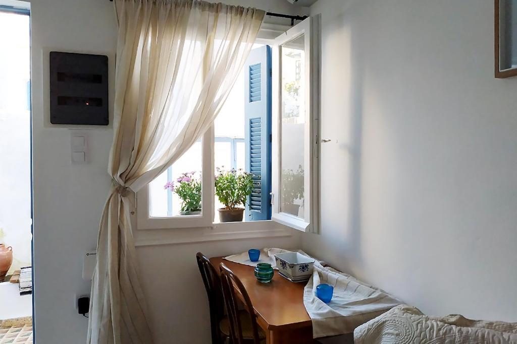 Aithra -Cosy Studio In Centre Of Poros 포로스타운 외부 사진
